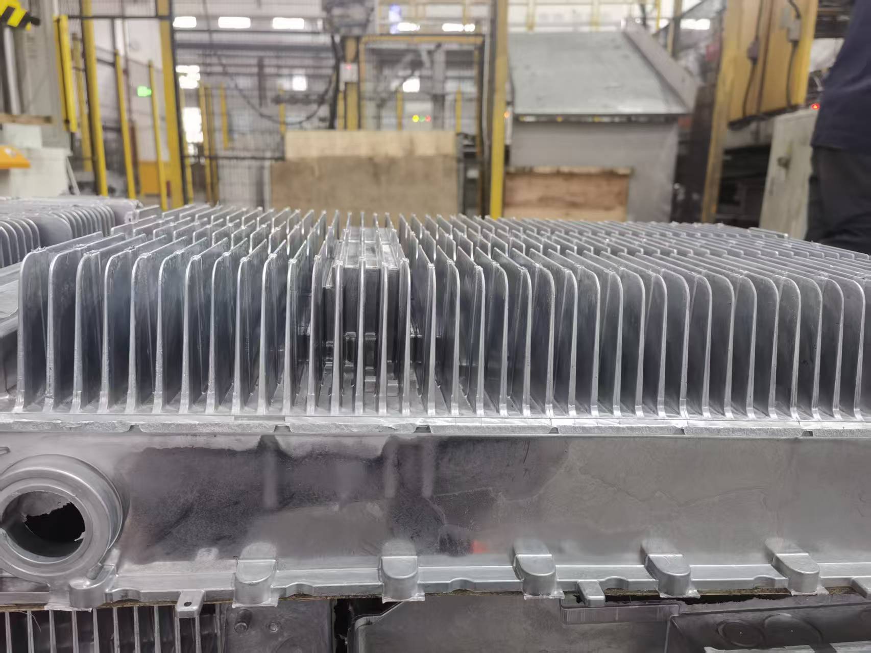 通訊濾波器壓鑄件易粘模問(wèn)題解決方案